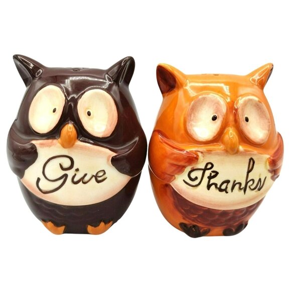 Salt Pepper Shakers Owl Thanksgiving Vintage 1960s Give Thanks Stoppers 3 Inches - Picture 1 of 9